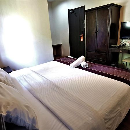 8 Boutique By The Sea Otel Tanjung Tokong Dış mekan fotoğraf